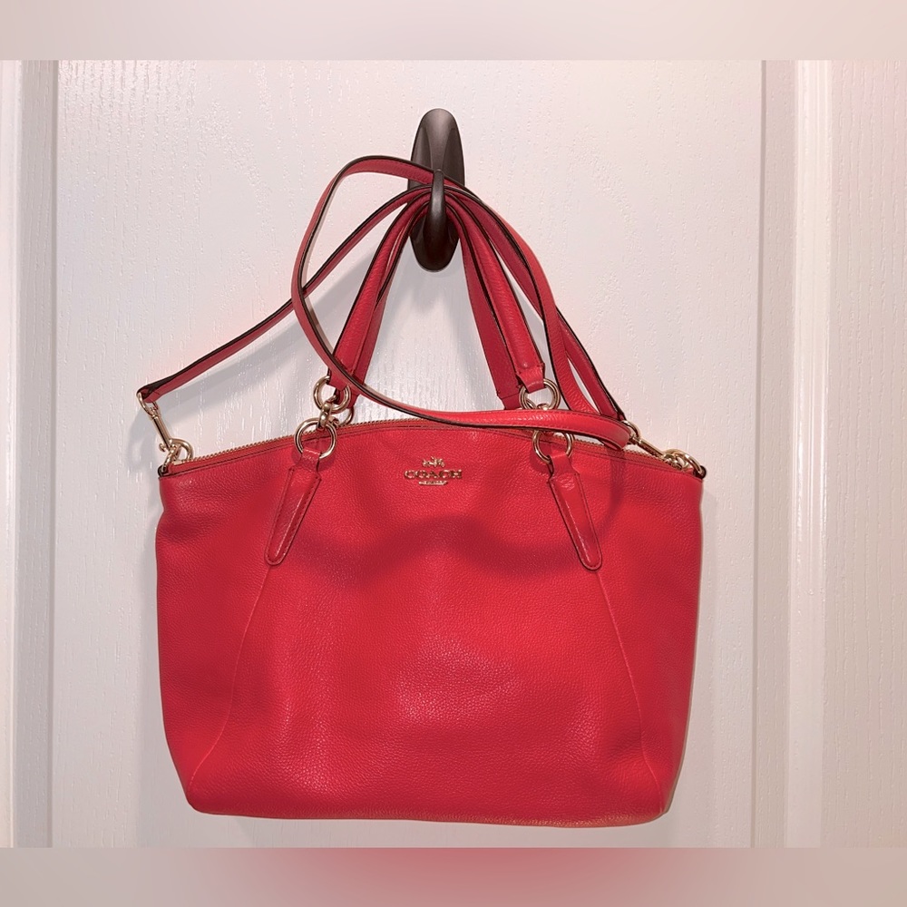 Coach- Kelsey small handbag